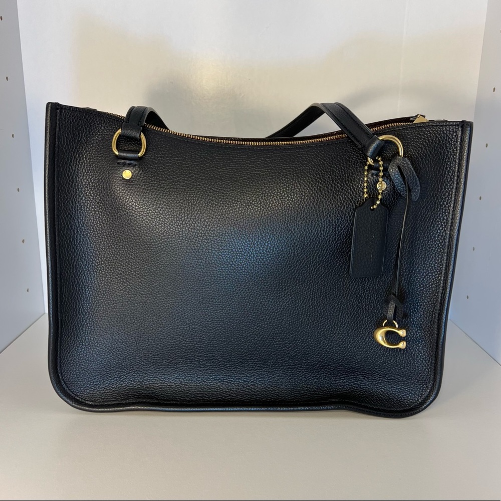 Coach Tyler Carryall